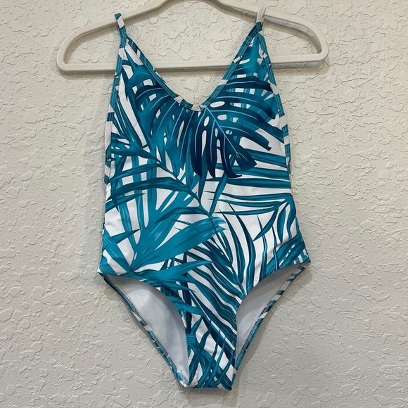 Cupshe Other - Cupshe Tropical Leaf Print One Piece Swimsuit Adjustable Straps NWT Size S